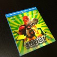 Dans la mouvance de Kick-Ass et autre Defendor (il est à voir celui là tout de même), voici le faux film de super heros de James Gumm : Super