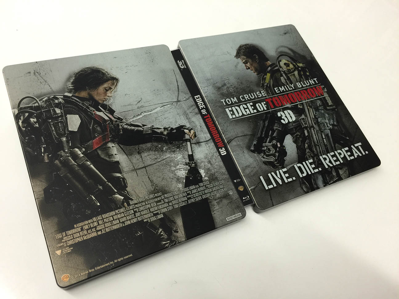 http://blog.sundvold.net/wp-content/uploads/2014/10/edge-of-tomorrow-steelbook-france-4.jpg